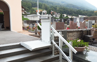 montascale per sedia a rotelle